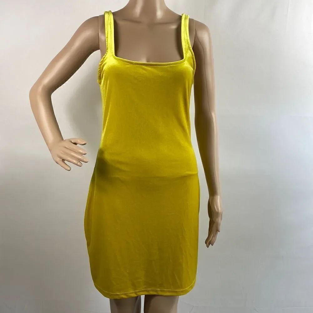 ❤️Last Chance Urban Outfitters yellow velvet sleeveless mini dress size M